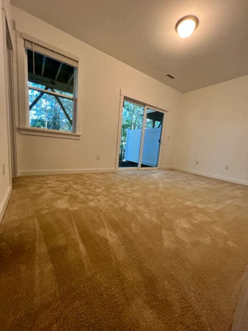 Cary House: 1110 Kiernan Grove Ln