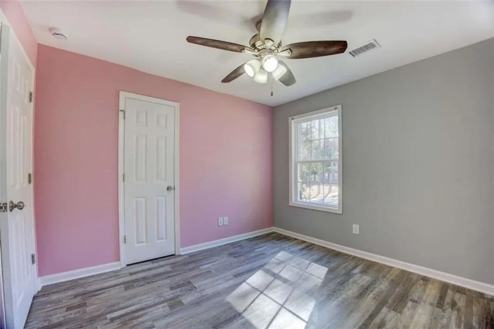 Covington House: 915 Navajo Trl
