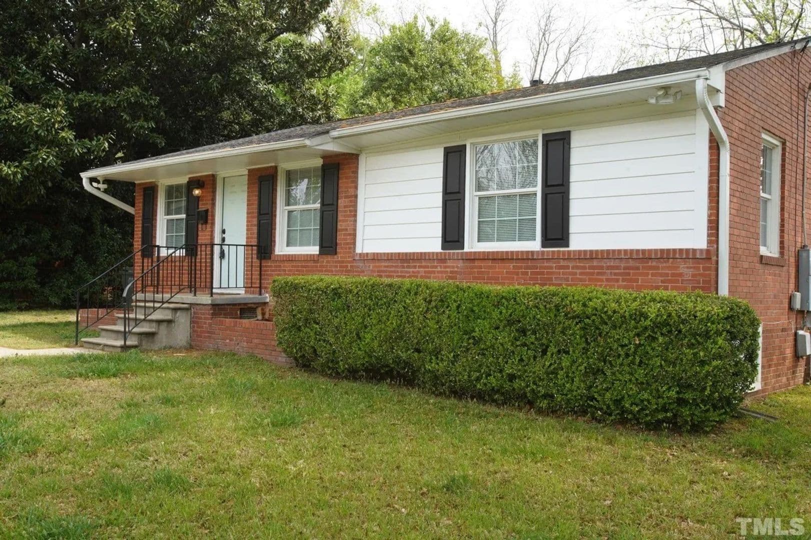 Raleigh House: 1206 Downing Rd