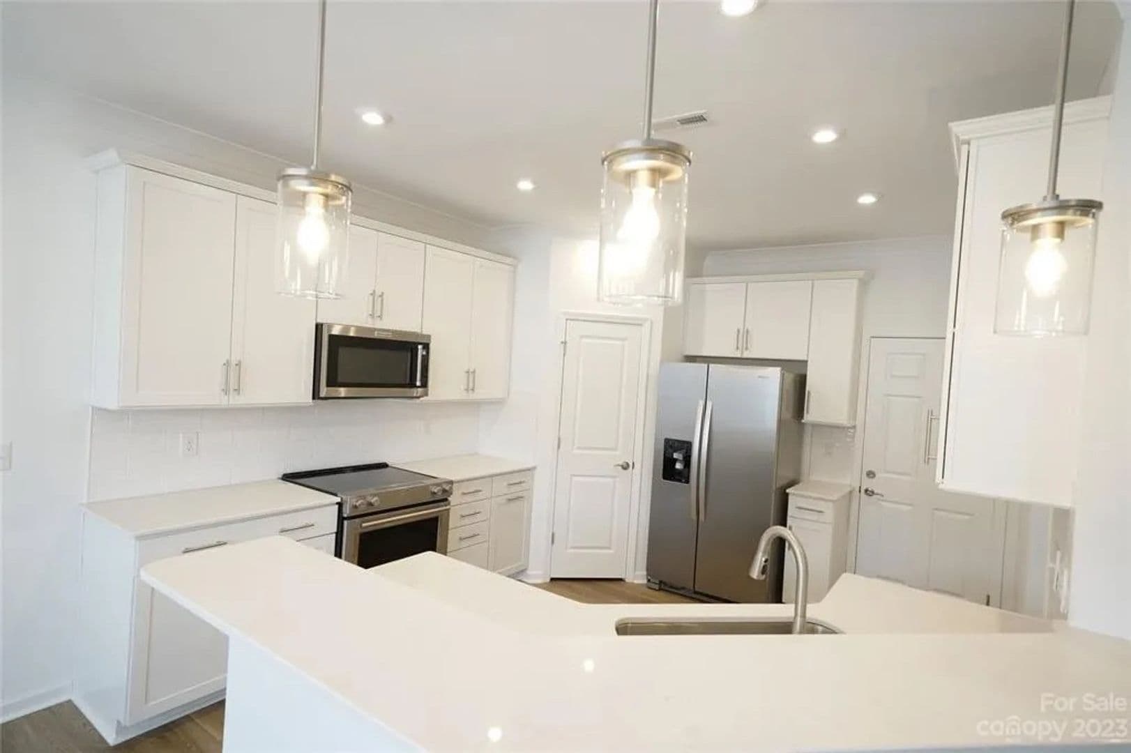 Charlotte House: 22047 Lani Dr