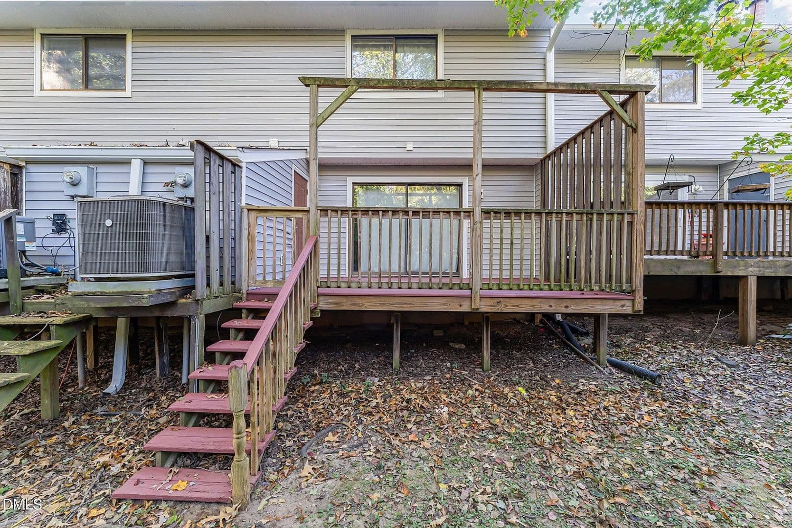 Raleigh House: 7320 Sandy Creek Dr