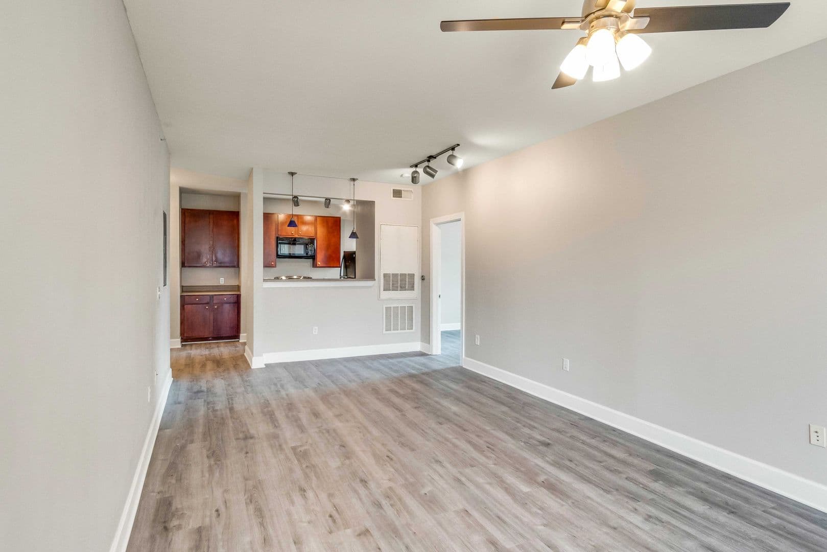 Austin House: 1901 Crossing Pl