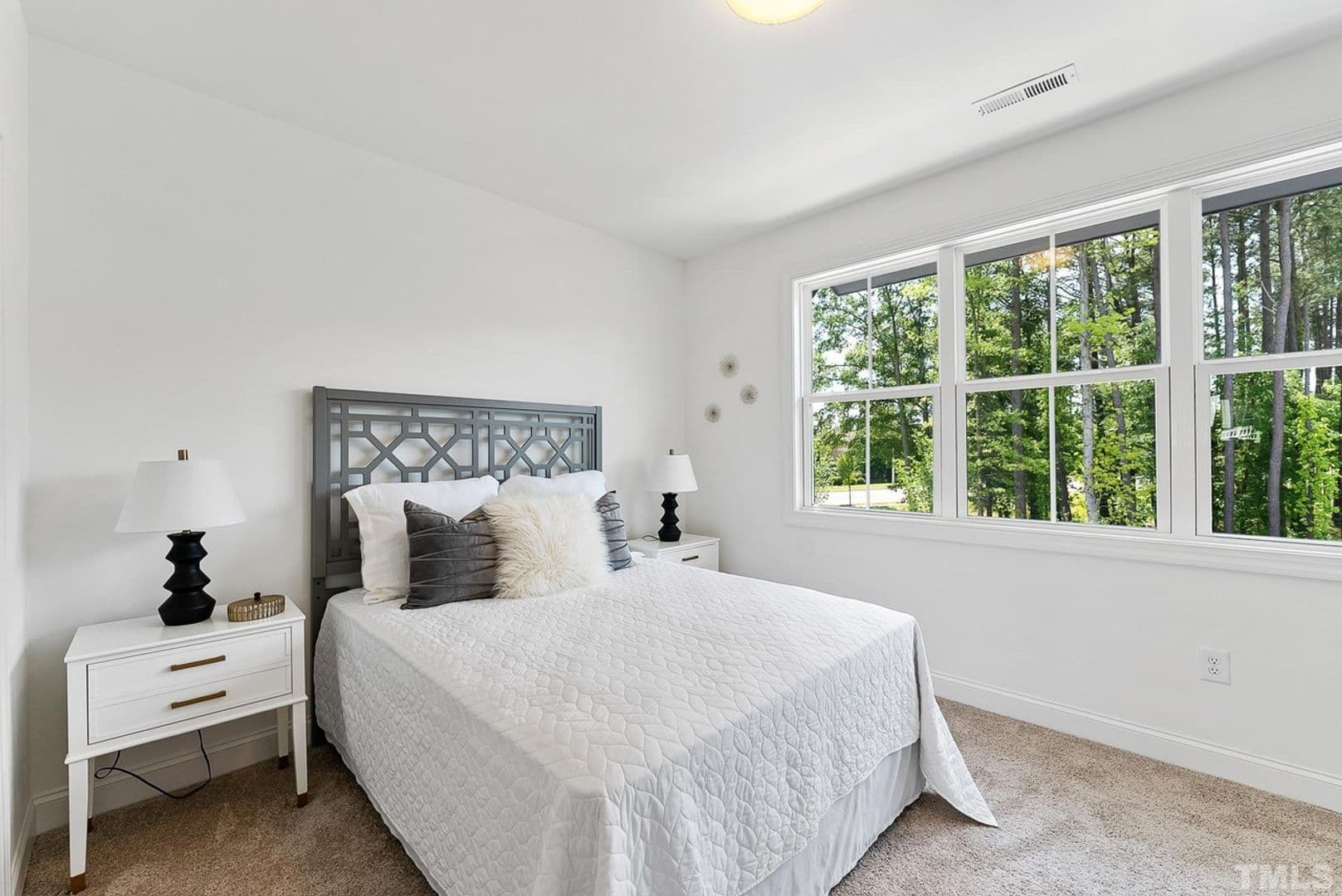 Raleigh House: 8611 Brushfoot Wy