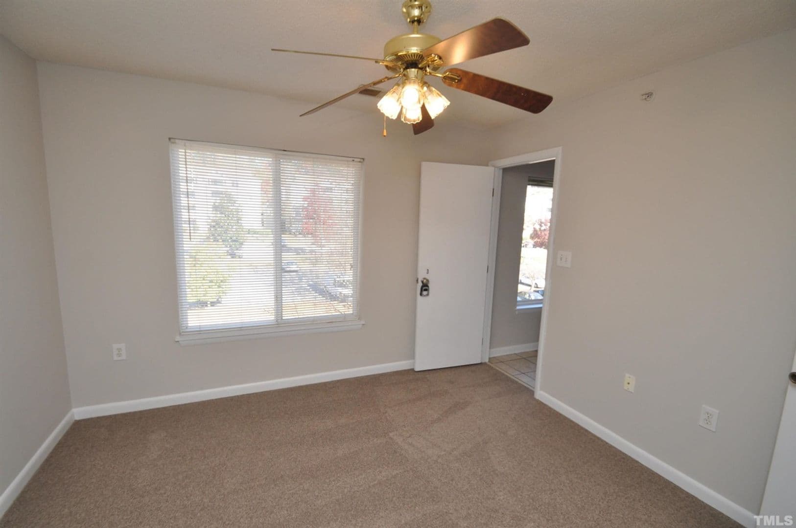 Raleigh House: 1331 #302 Crab Orchard Dr