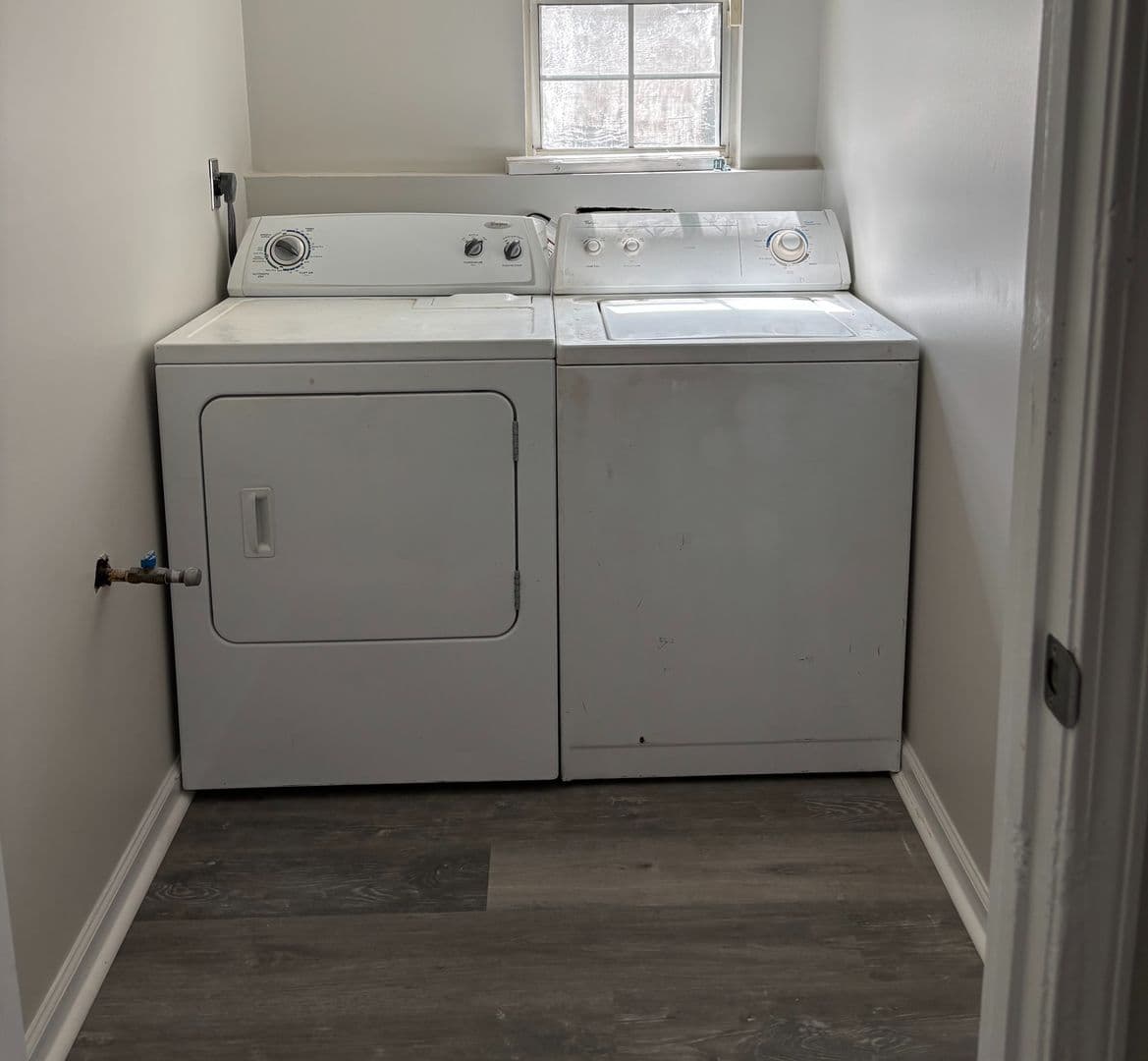 Mabelton House: 5888 Brookside Dr SE