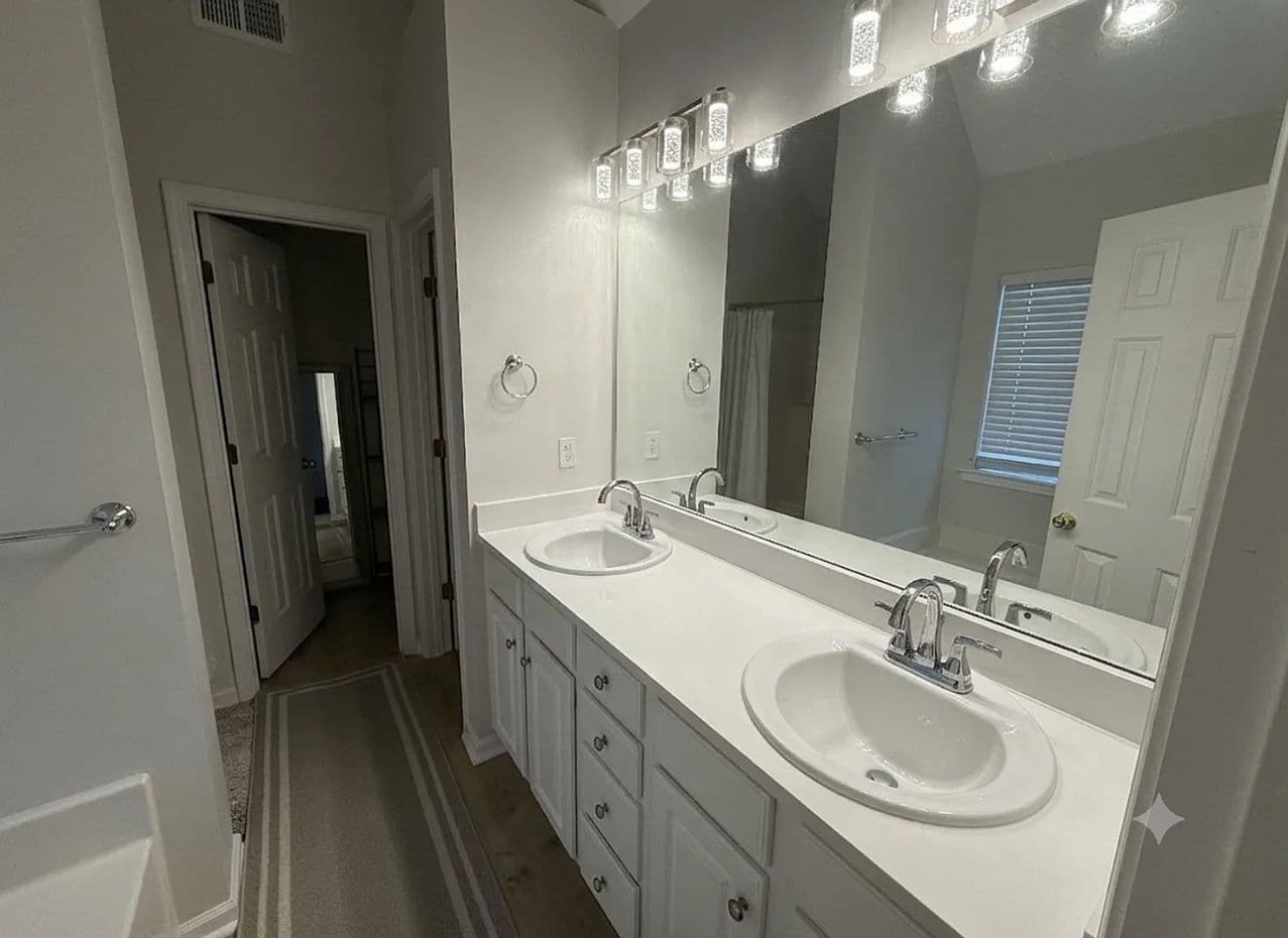Kennesaw House: 3055 Kennesaw Dr