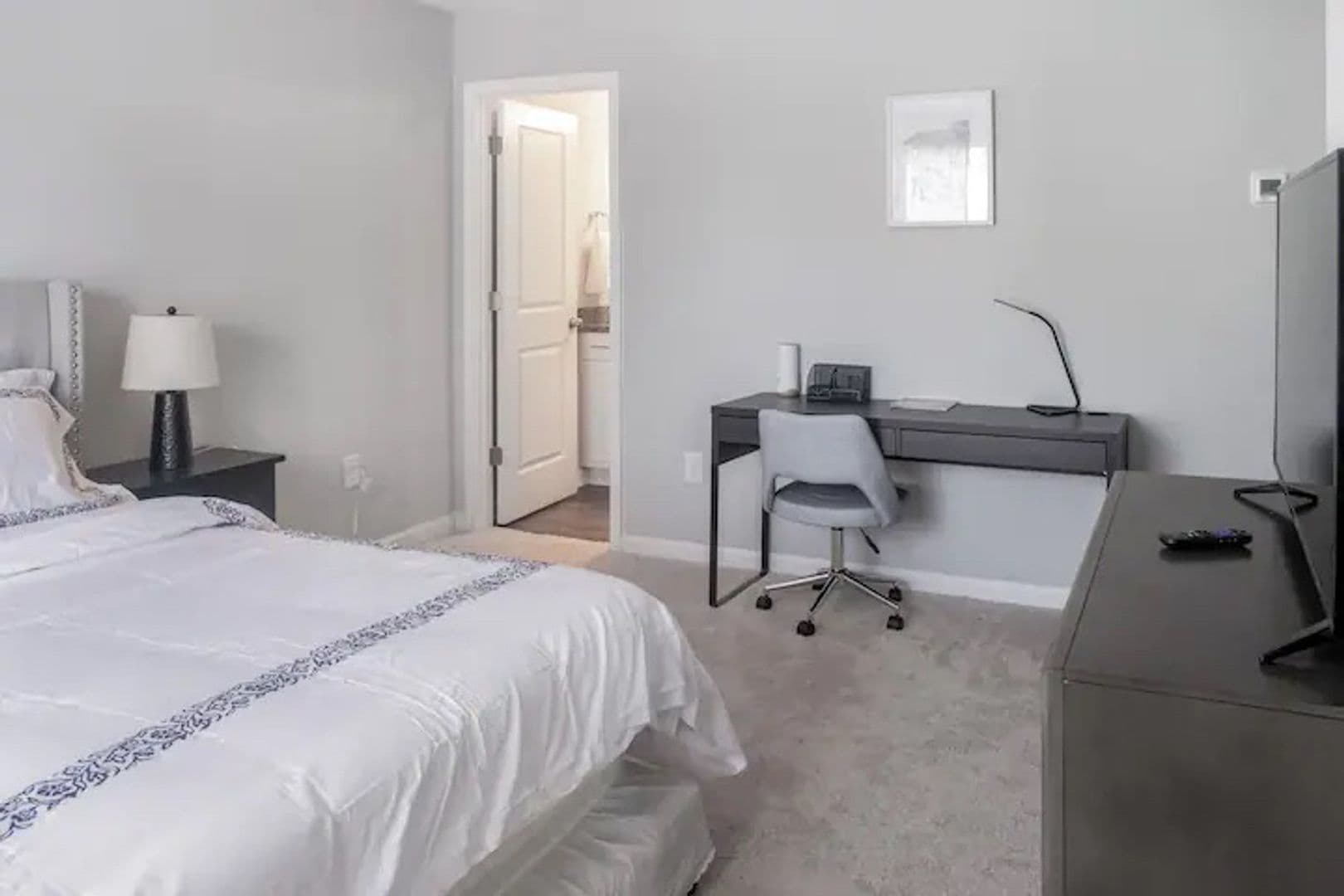 East Point House: 3196 Laurel Ridge Cir