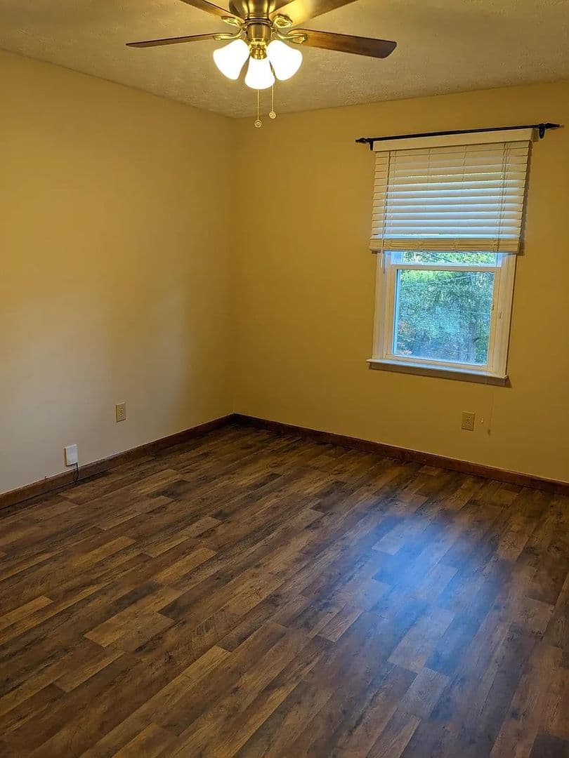 Marietta House: 450 Karl Ct