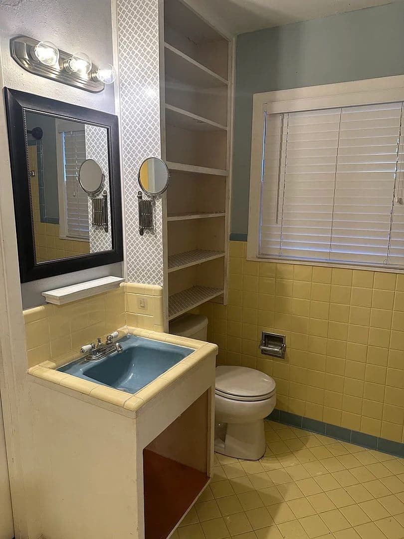 San Antonio House: 1203 Arroya Vista Dr