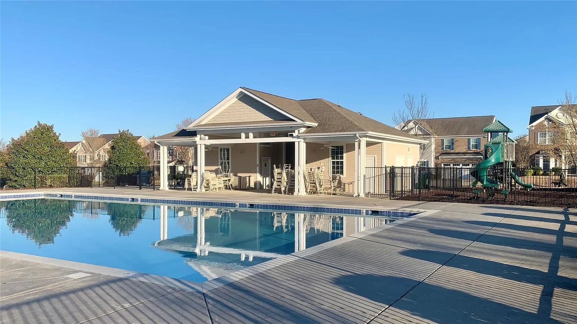 Pineville House: 14420 Green Birch Dr
