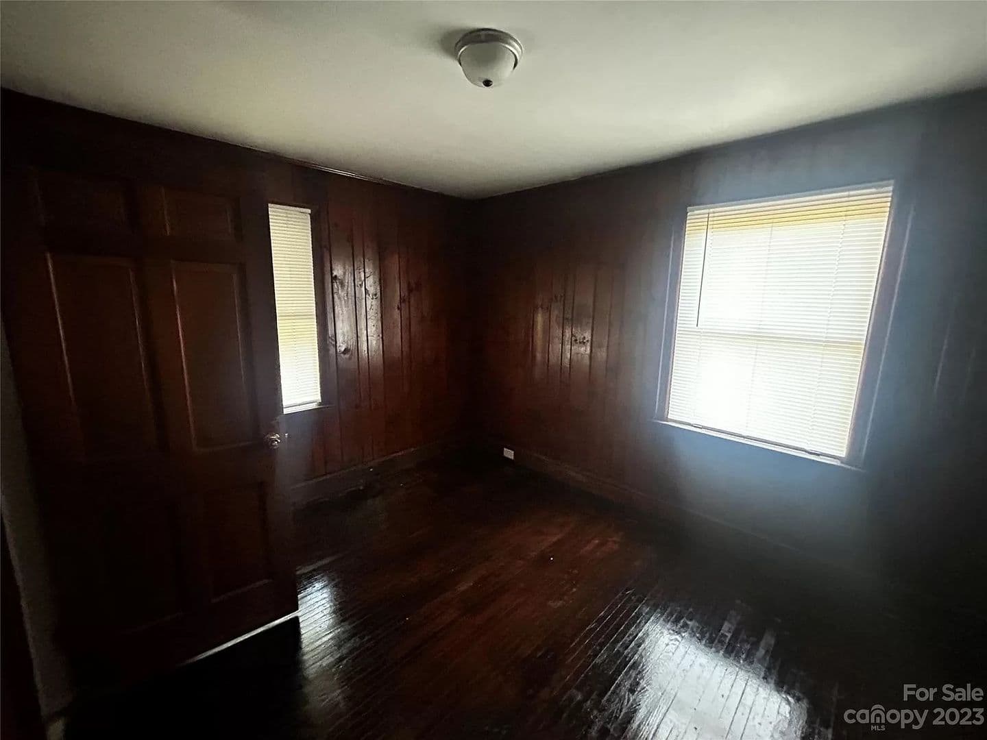 Charlotte House: 2517 Crispin Ave