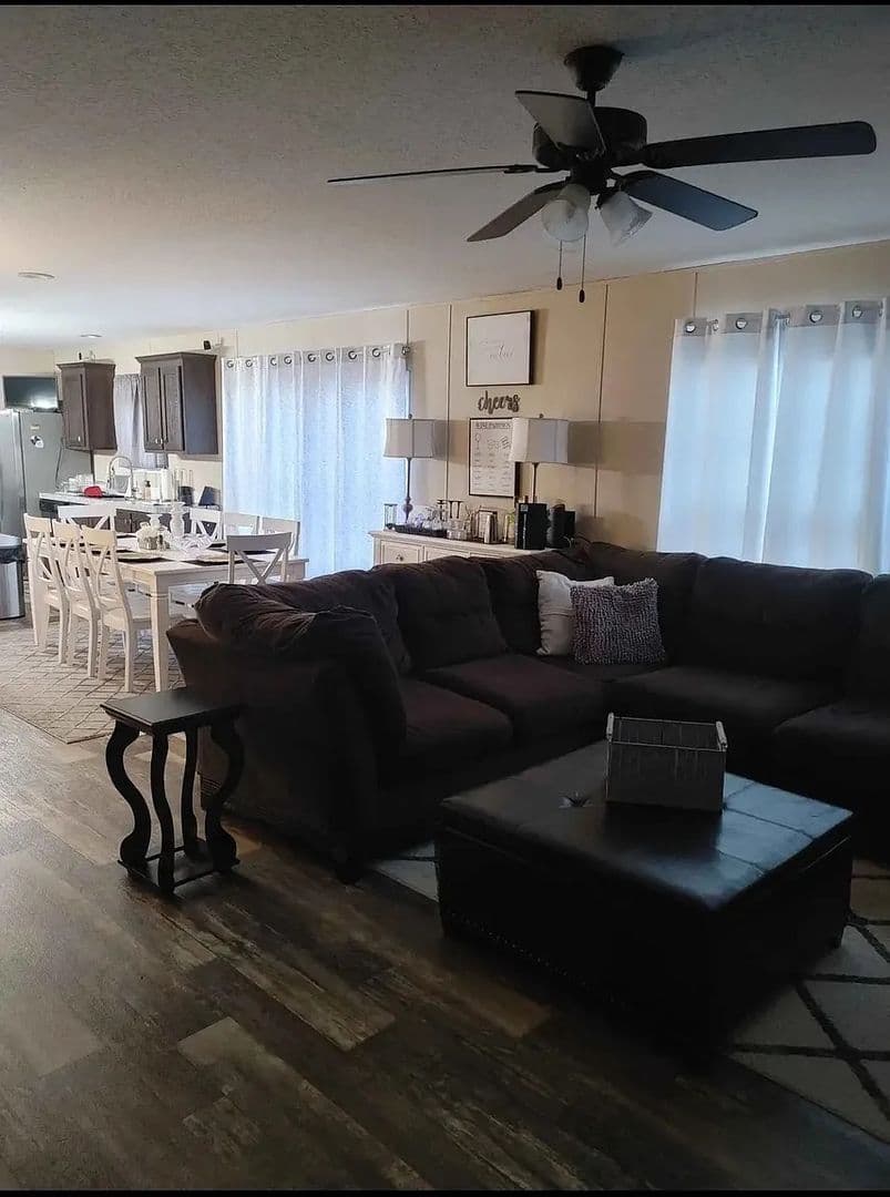McDonough House: 379 Robin Ln