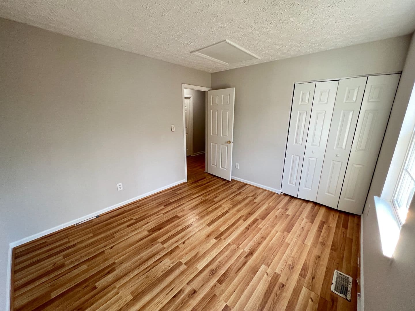 Raleigh House: 7113 Beaverwood Dr