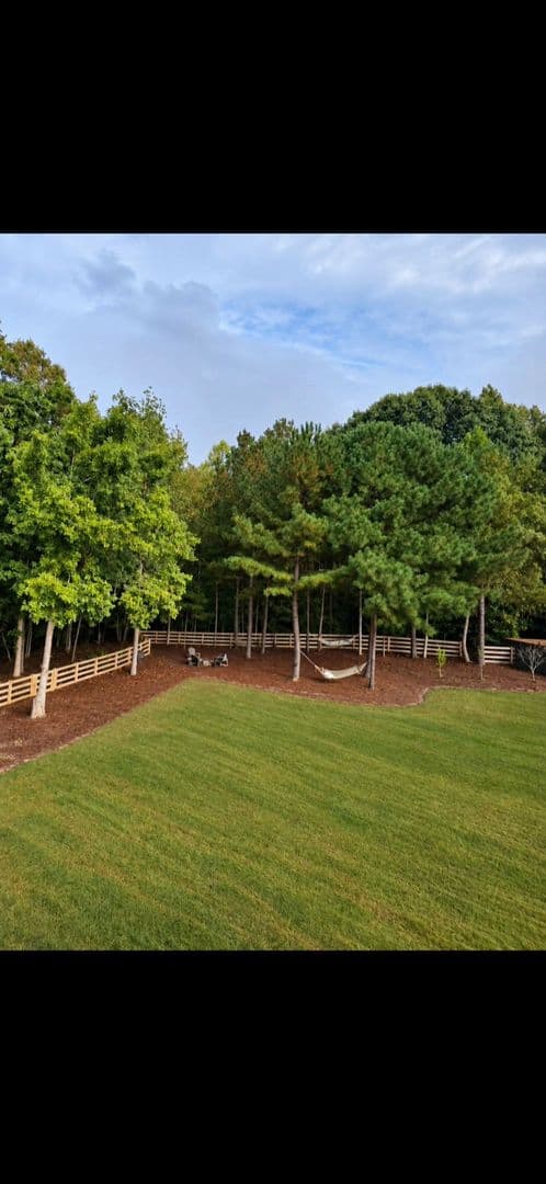 Braselton House: 218 Woodley Ct