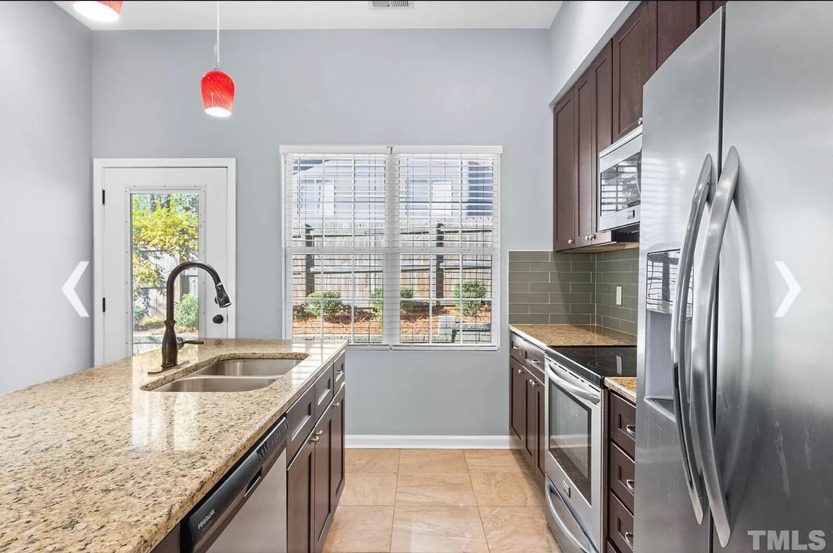 Raleigh House: 129 Pineland Cir