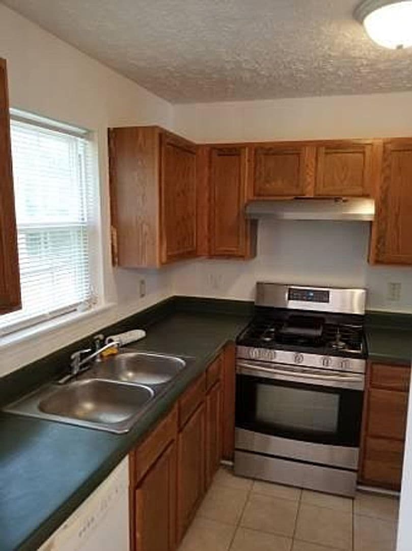 Raleigh House: 7308 Renyard Ct