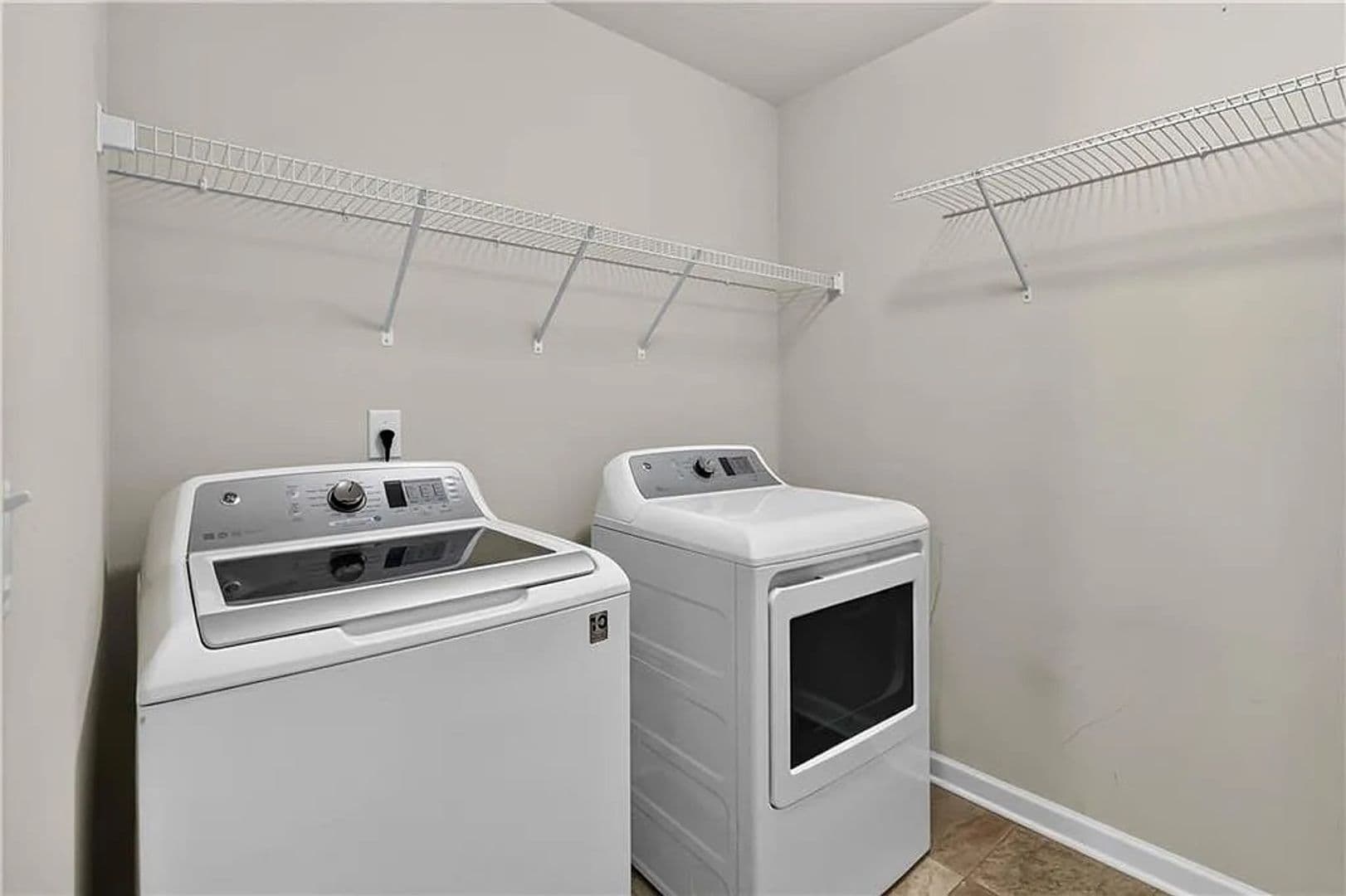 Atlanta House: 3744 Hampshire Walk SW