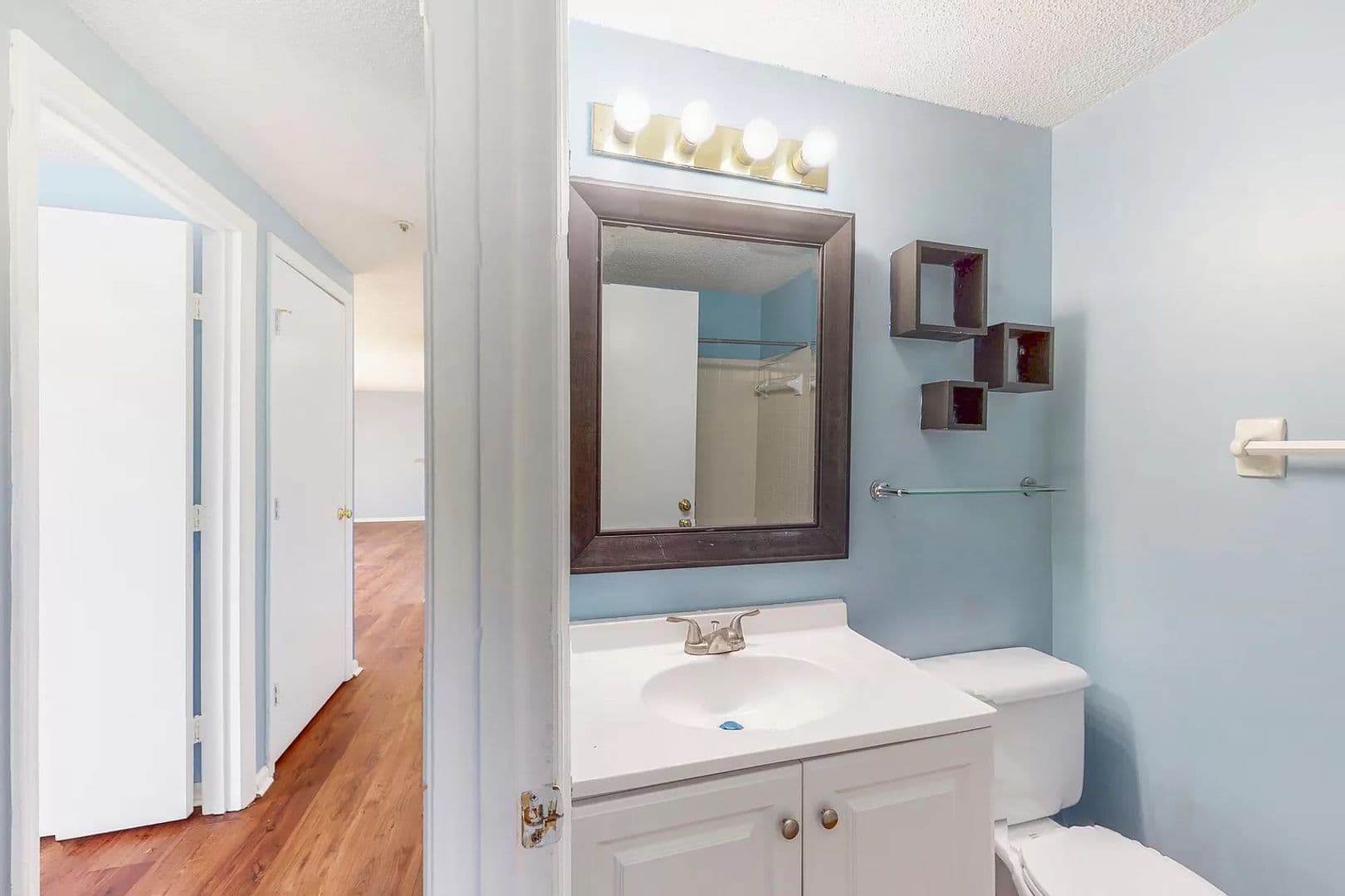 Charlotte House: 1610 #B Arlyn Cir