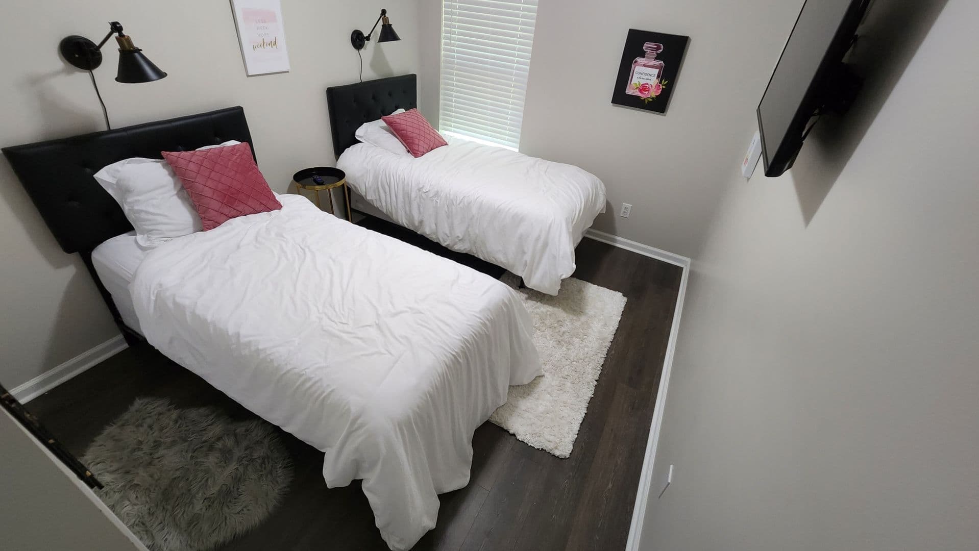 College Park House: 4850 W Park Cir