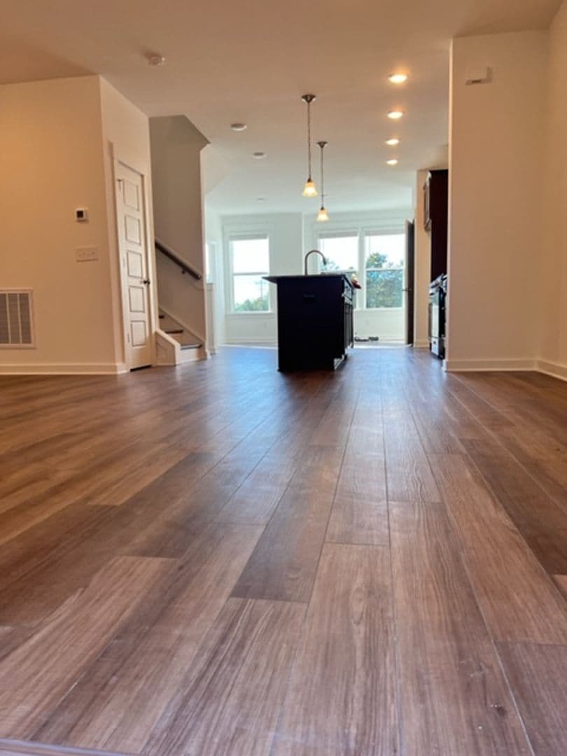 Cary House: 1110 Kiernan Grove Ln