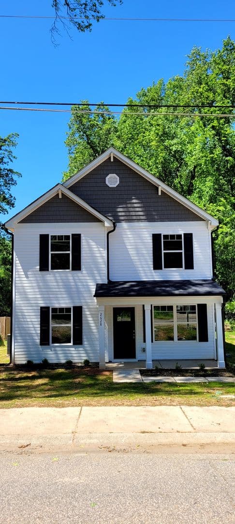 Charlotte House: 2628 Kenhill Dr