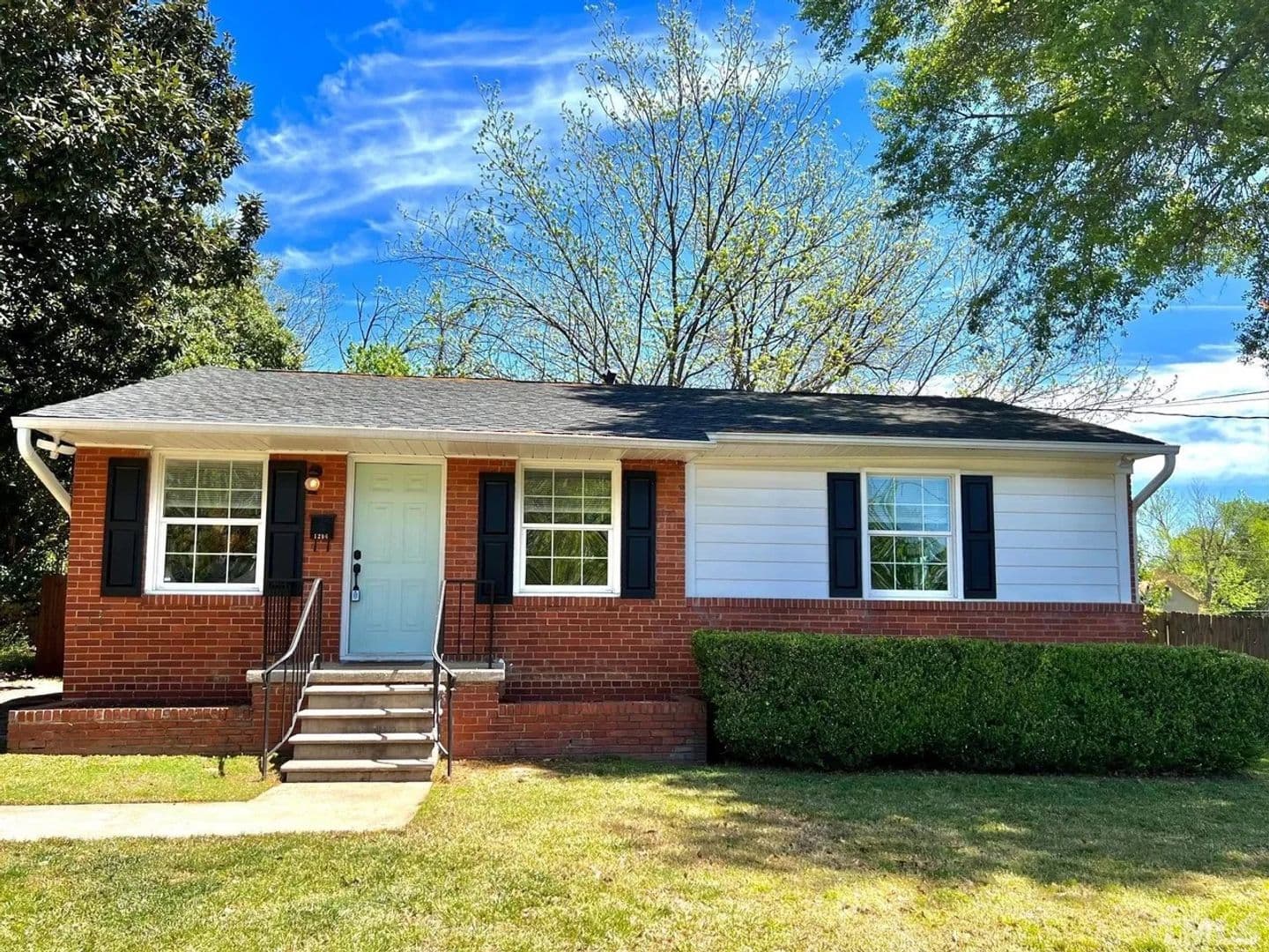 Raleigh House: 1206 Downing Rd