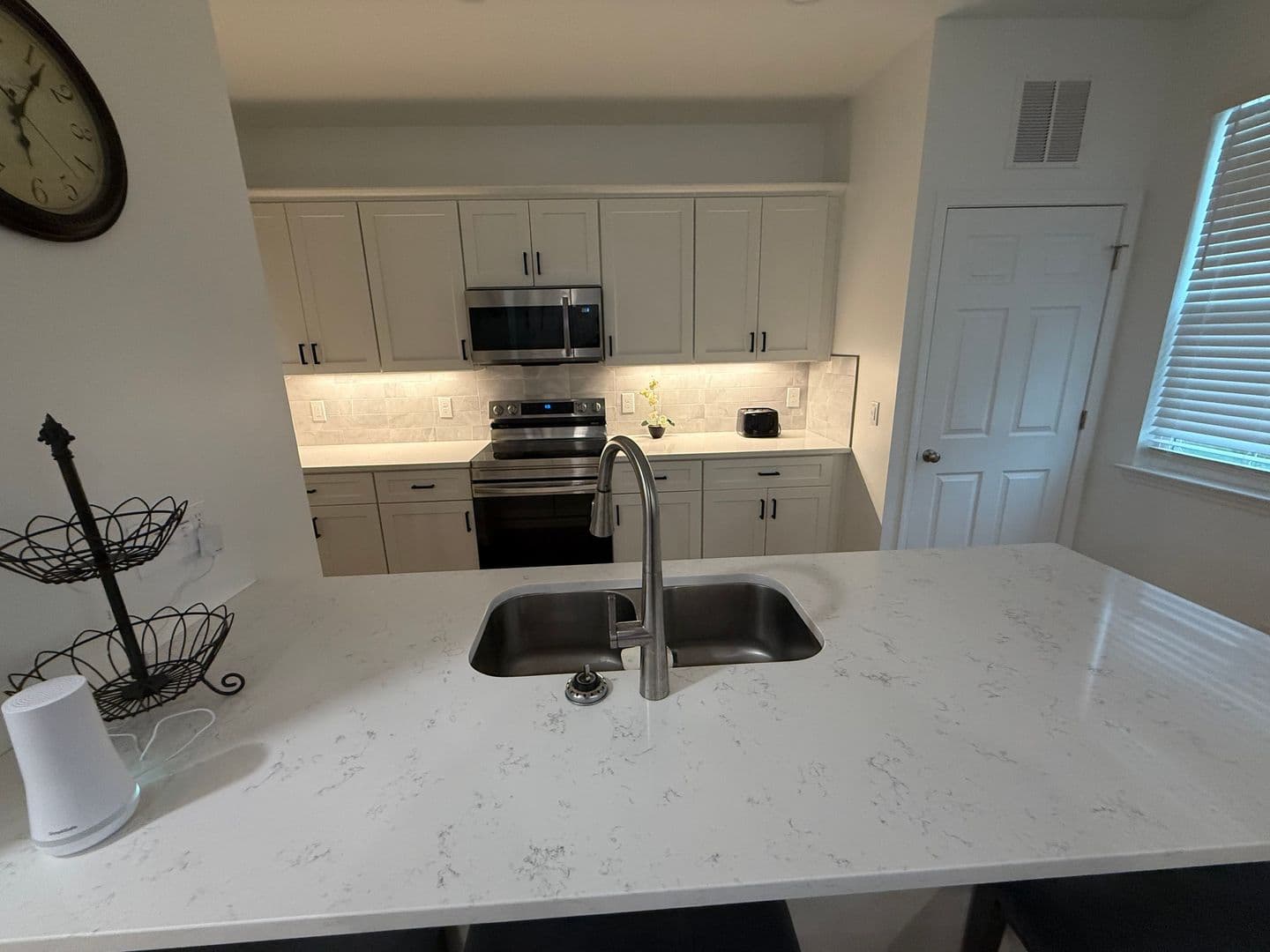 Durham House: 1101 S Alston Ave