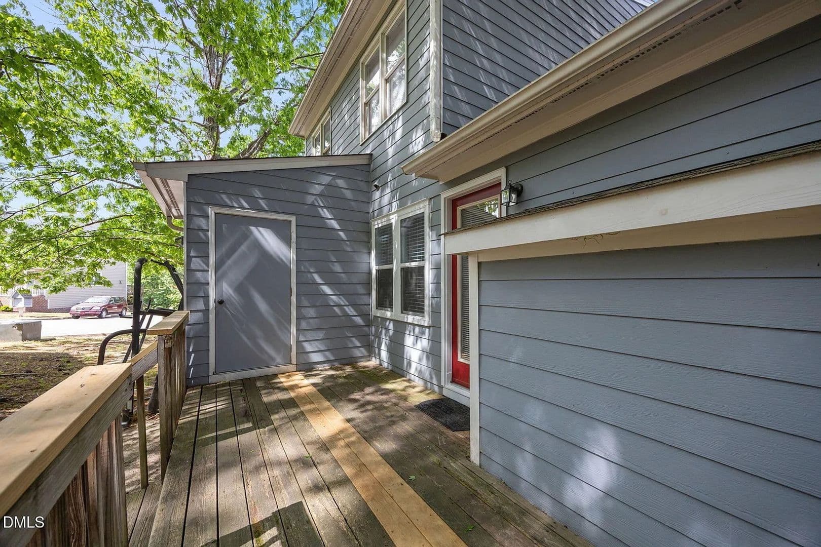 Raleigh House: 1627 Oakland Hills Way