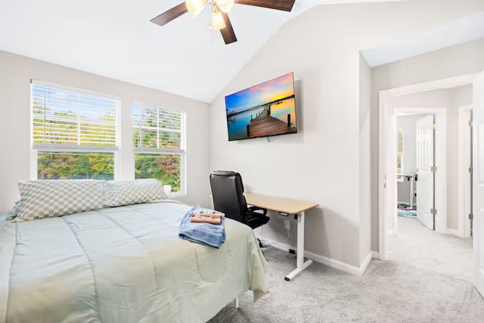 Clover House: 102 Mobley St