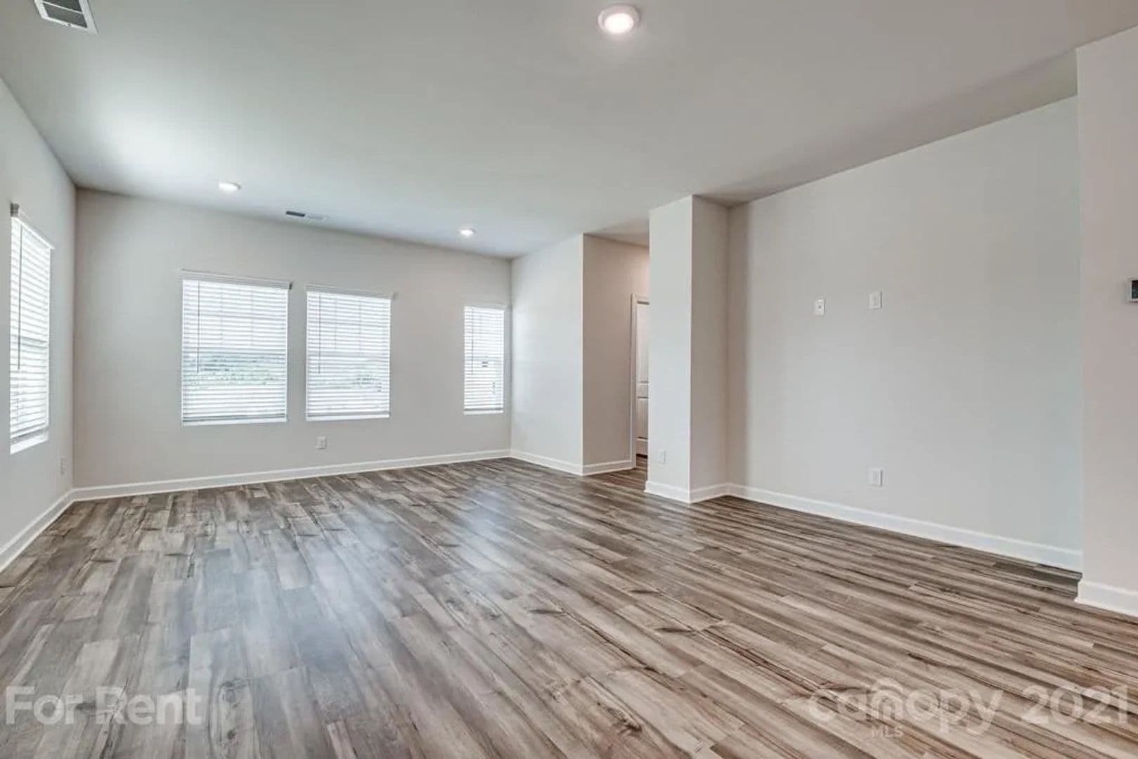 Charlotte House: 2022 Tears Ln