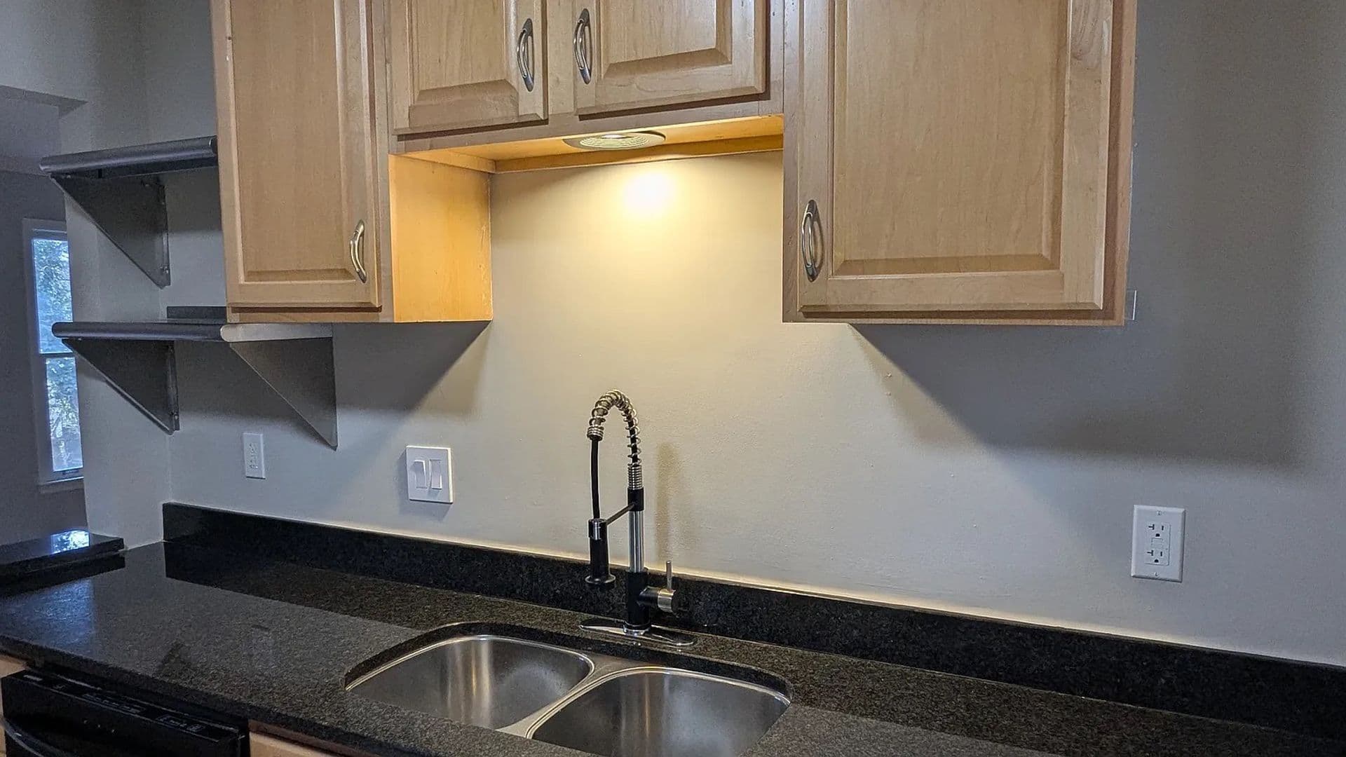 Smyrna House: 1848 Cooper Lake Dr SE