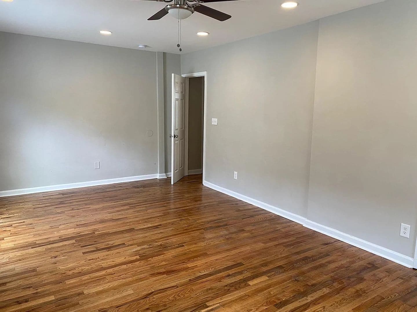 Atlanta House: 956 Mayson Turner Rd NW