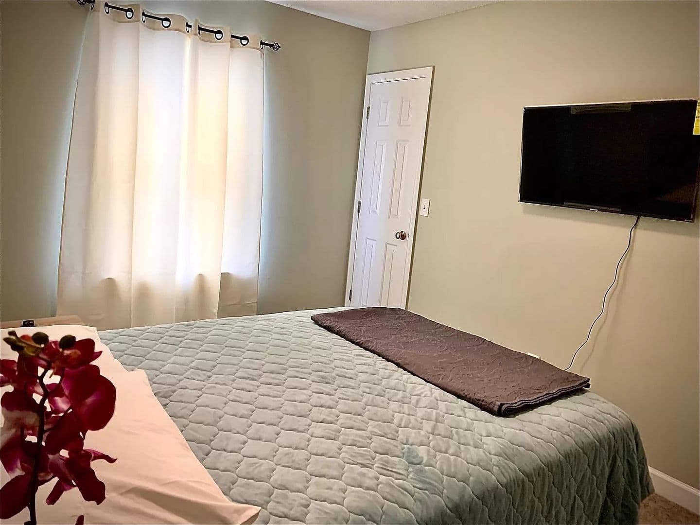 Charlotte House: 204 Tom Hunter Rd