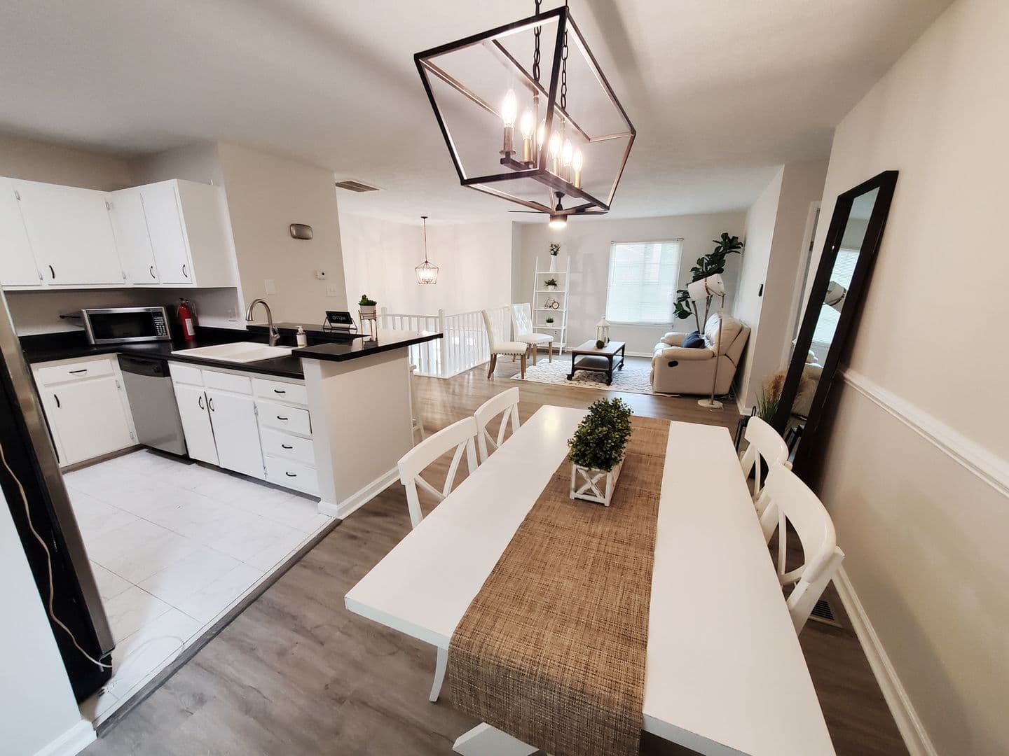 Raleigh House: 2824 Henslowe Dr