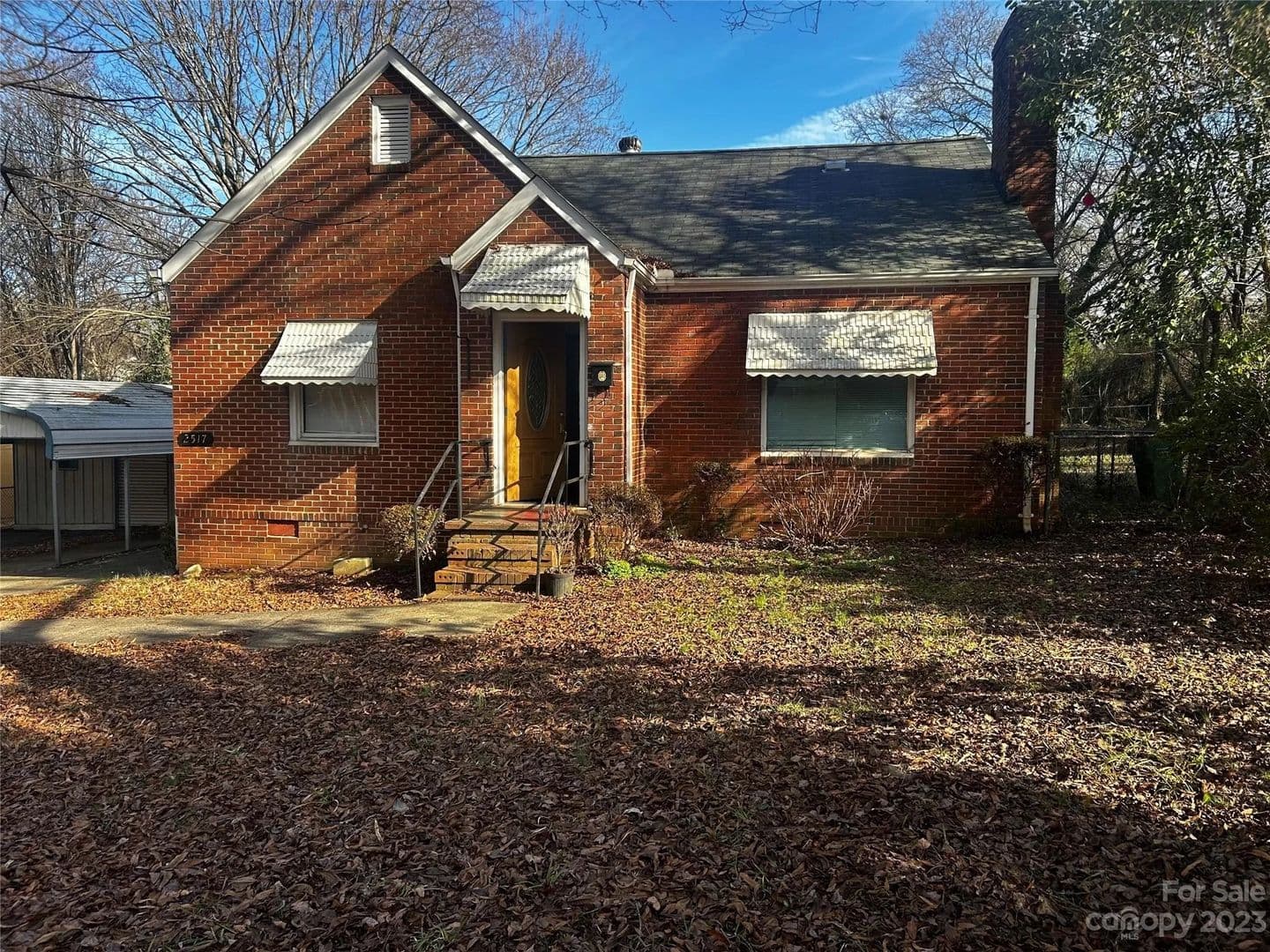 Charlotte House: 2517 Crispin Ave