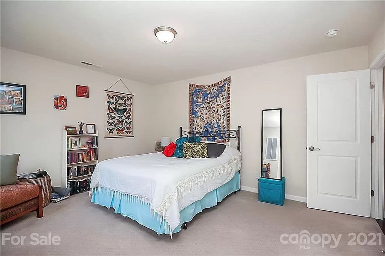 Charlotte House: 1502 Sharon Rd W