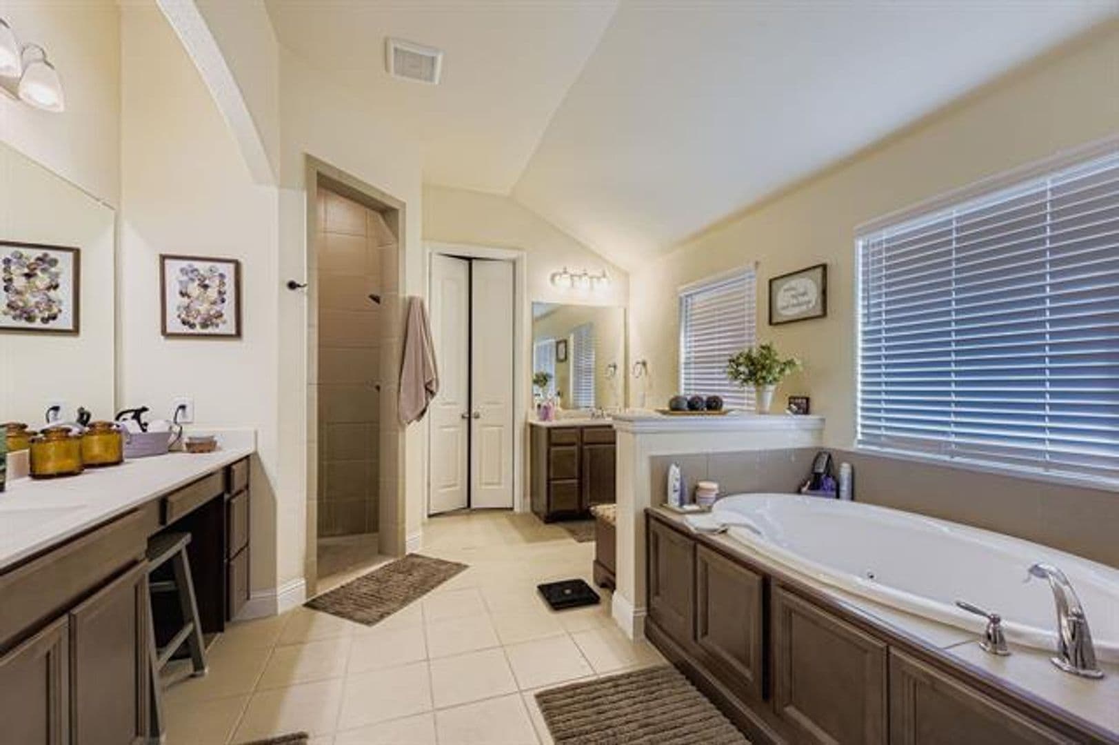 Fort Worth House: 5709 Broad Bay Ln