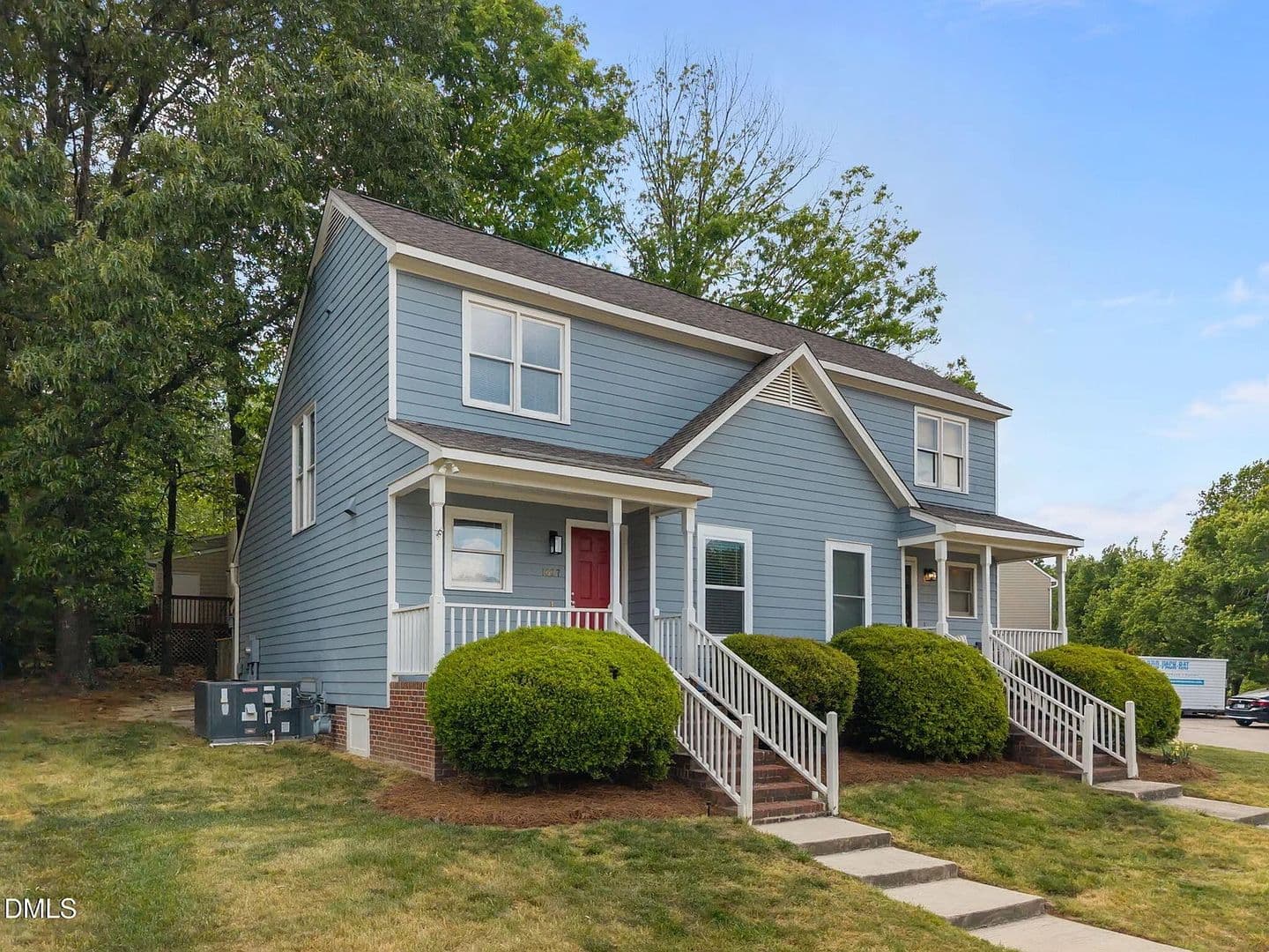 Raleigh House: 1627 Oakland Hills Way