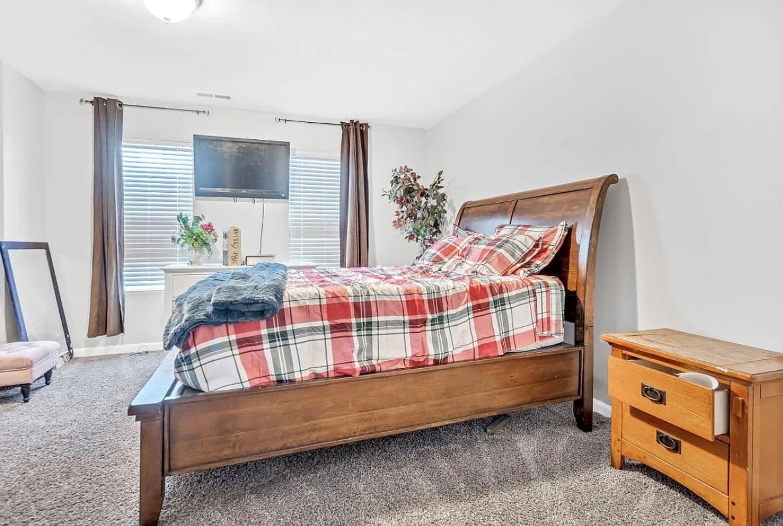 Knightdale House: 5077 Stonewood Pines Dr