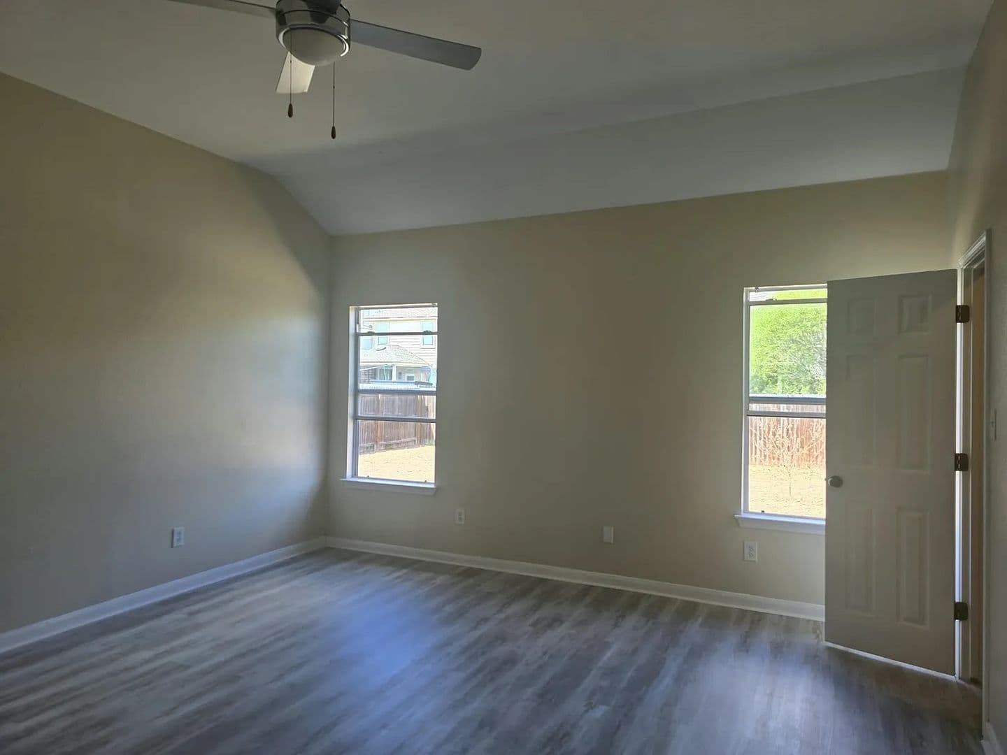 Pflugerville House: 4000 White Water Way