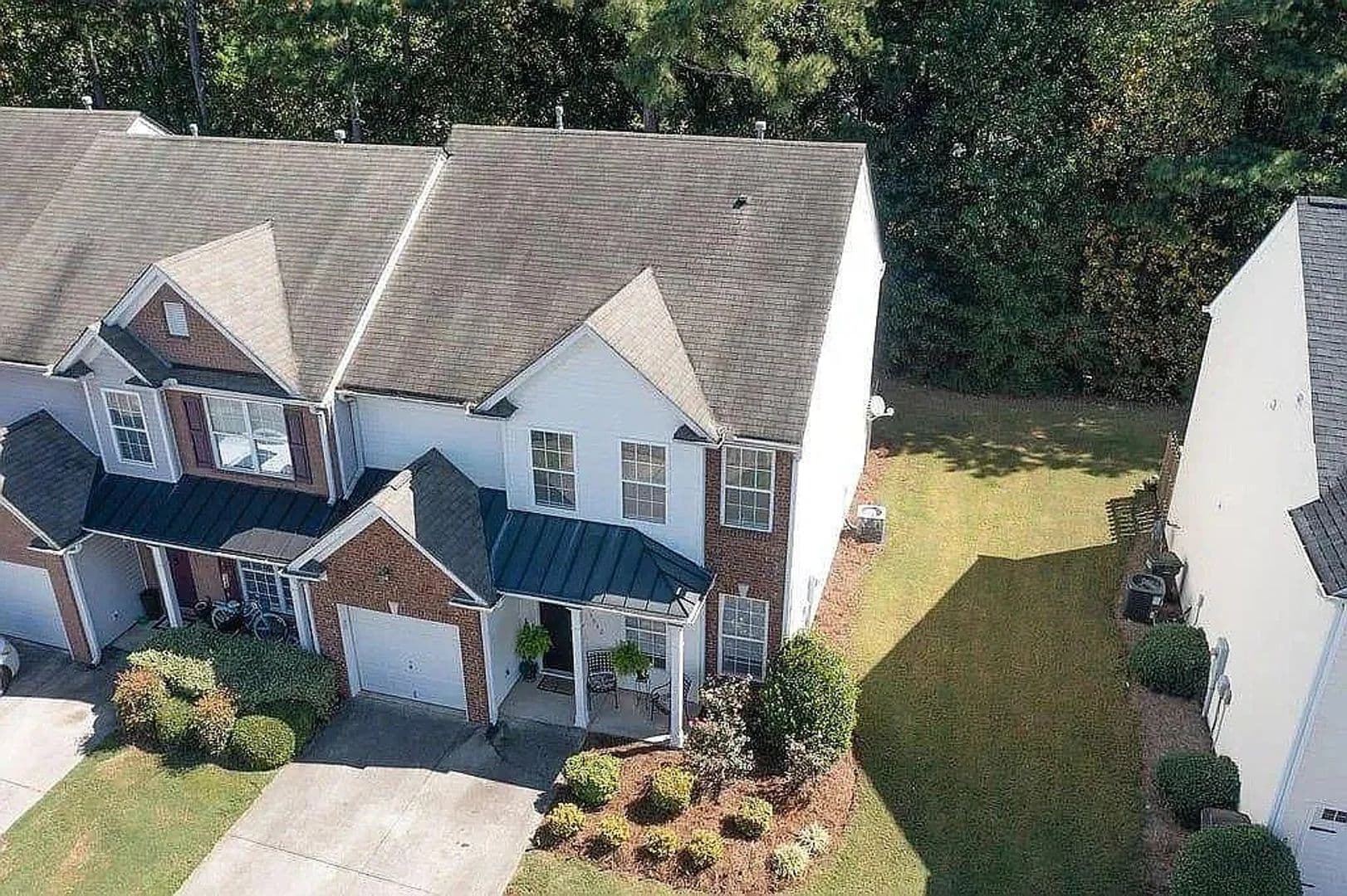 Cumming House: 3032 Kentmere Dr