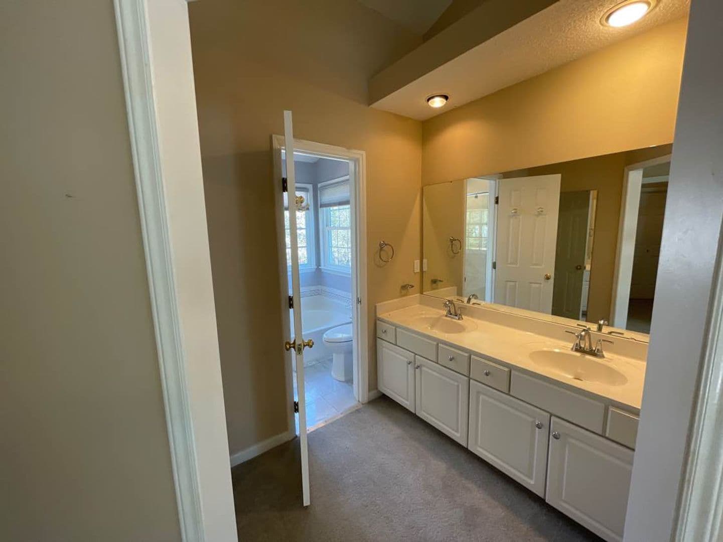 Raleigh House: 3209 Daingerfield Dr