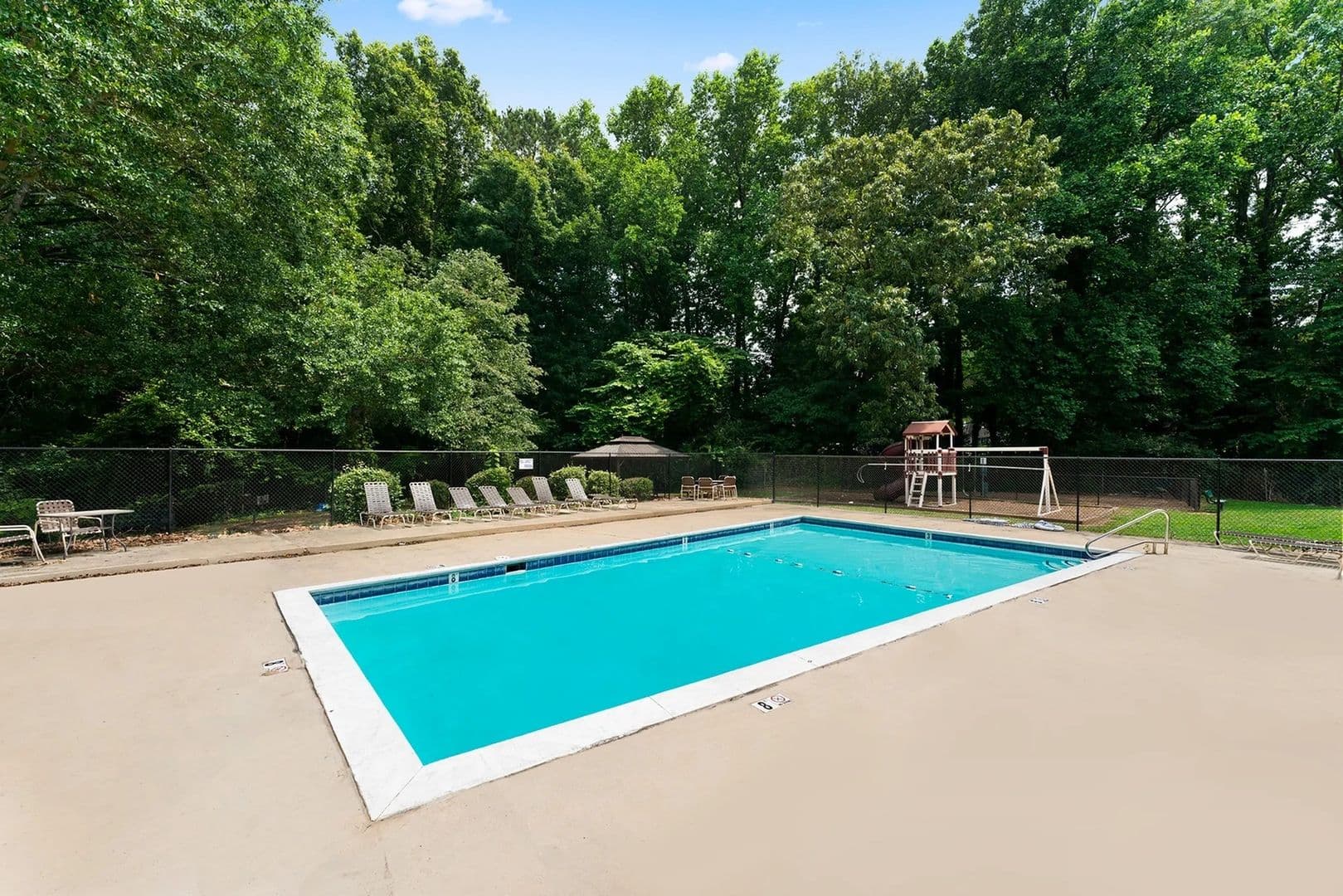 Jonesboro House: 681 Mt Zion Rd