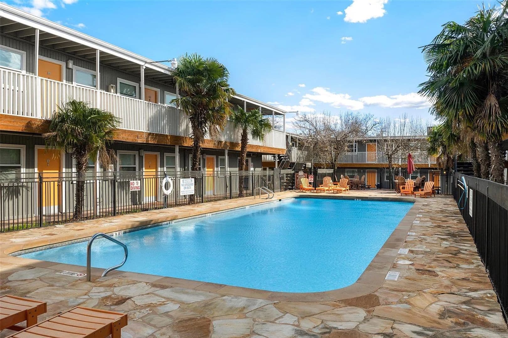 Austin House: 2401 Manor Rd