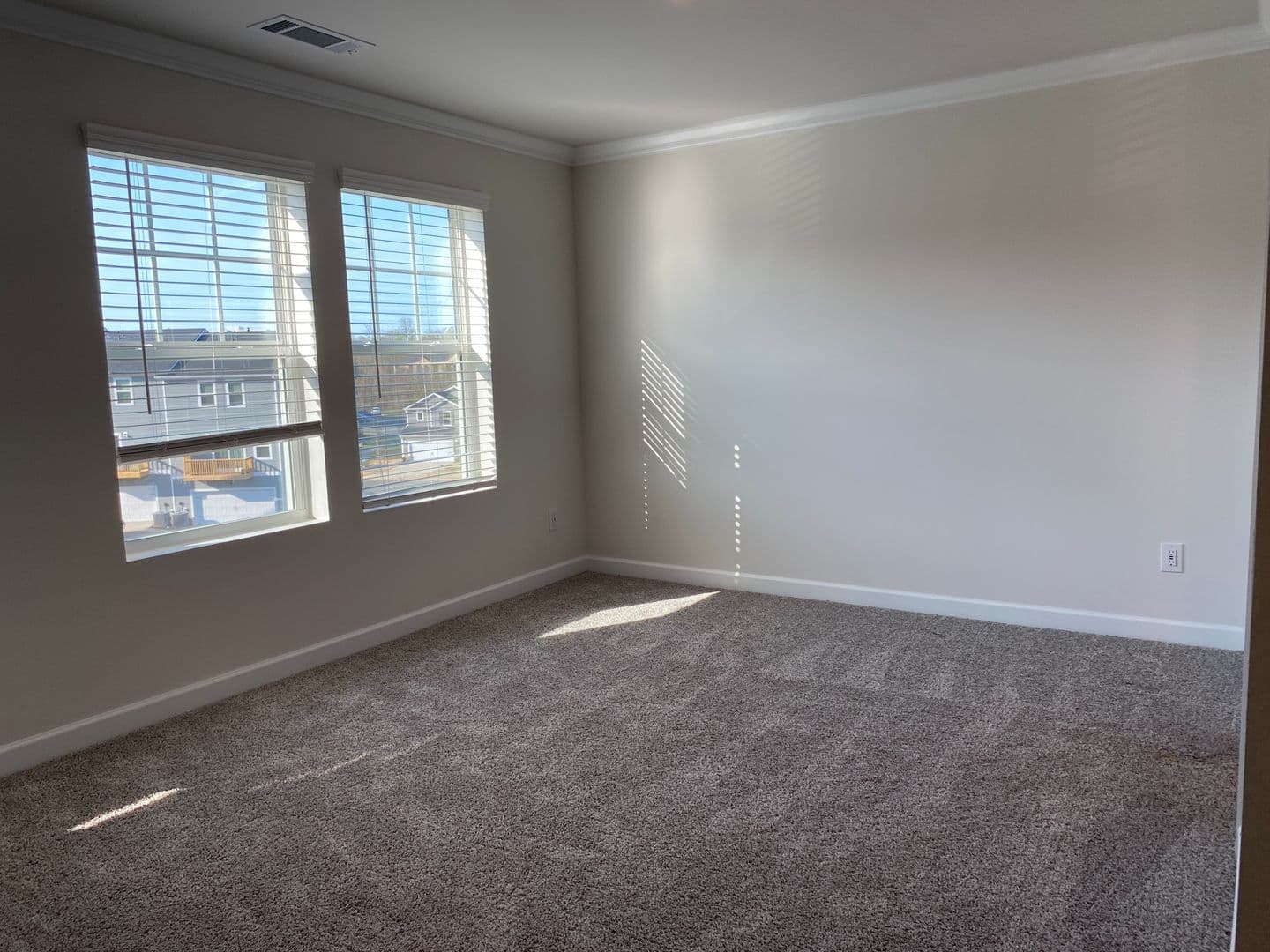 Charlotte House: 2031 Tears Ln