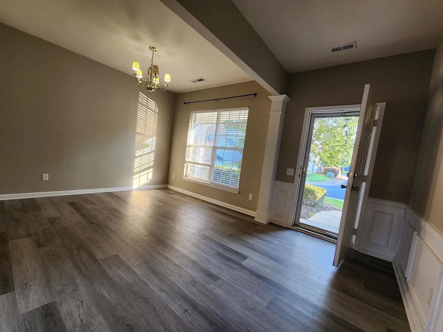 Charlotte House: 15325 Lavista Way