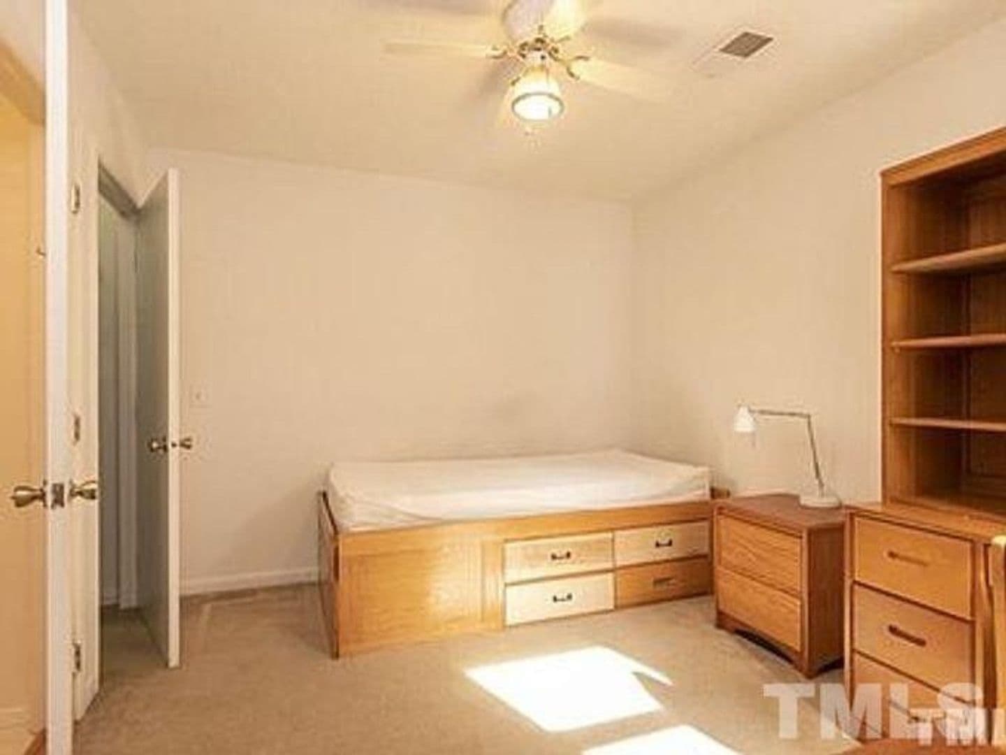 Raleigh House: 1411 Collegiate Cir