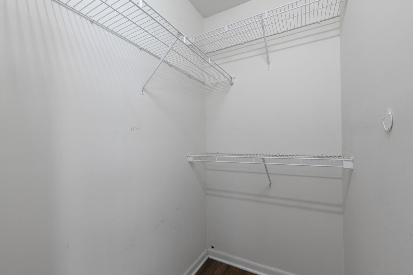 Raleigh House: 1251 #002 University Ct