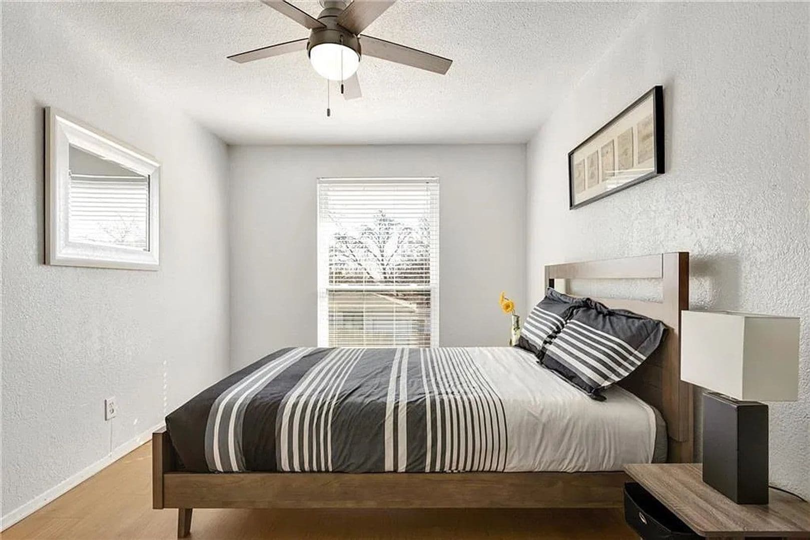 Austin House: 2401 Manor Rd