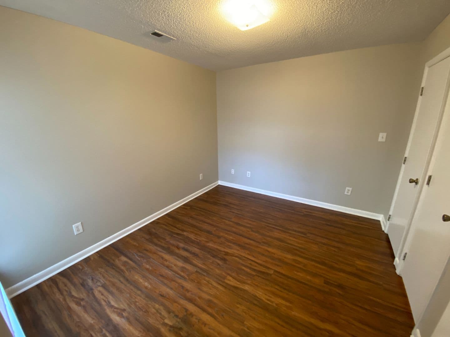 Raleigh House: 1251 #002 University Ct